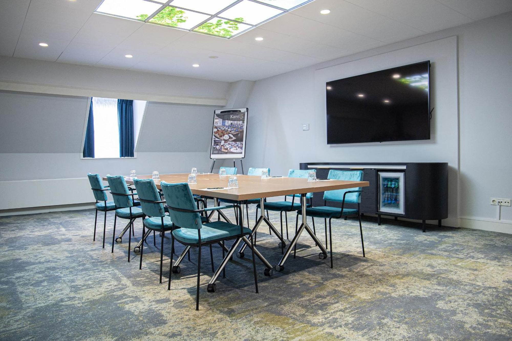 Grand Hotel Karel V Utrecht Exterior photo The boardroom at the National Centre for Early Childhood