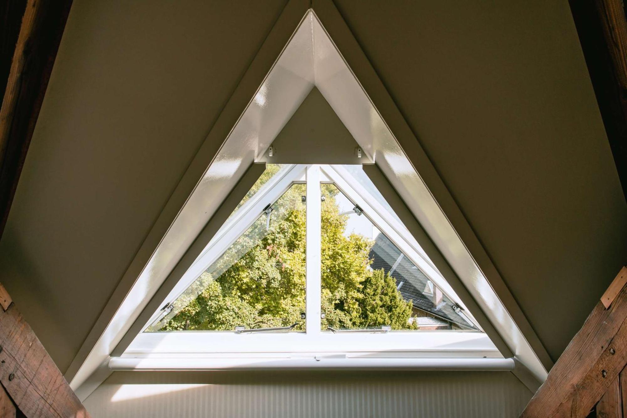 Grand Hotel Karel V Utrecht Exterior photo A triangular window