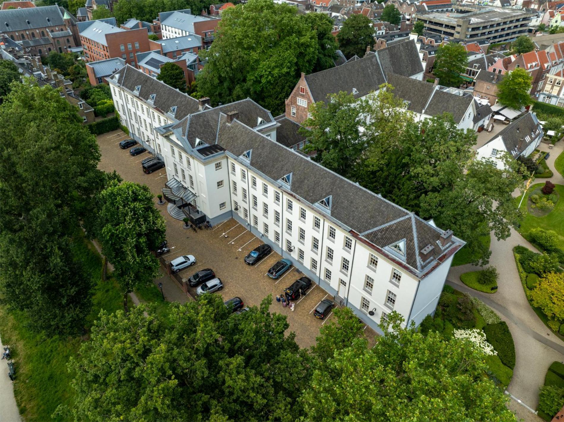 Grand Hotel Karel V Utrecht Exterior photo Aerial view of the complex